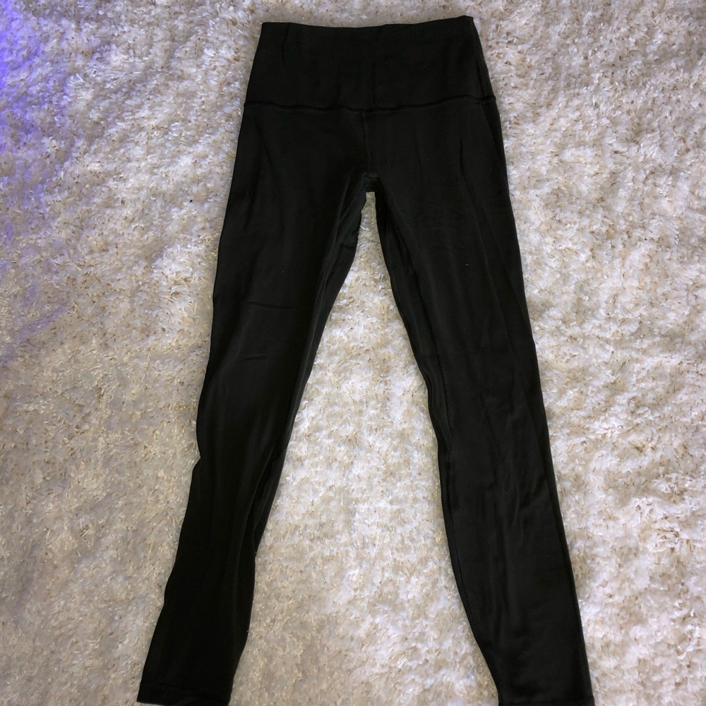 Hunter green lululemon aligns 25” leggings